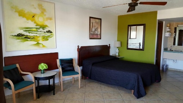 Lago Motor Inn image 13